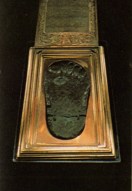 Footprint in gold of Mohammed - Tokapi museum Istanbul-kl
